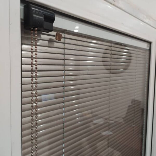 پرده کرکره شیشه