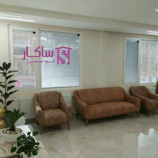 پرده کرکره داخل شیشه مطب دندانپزشکی