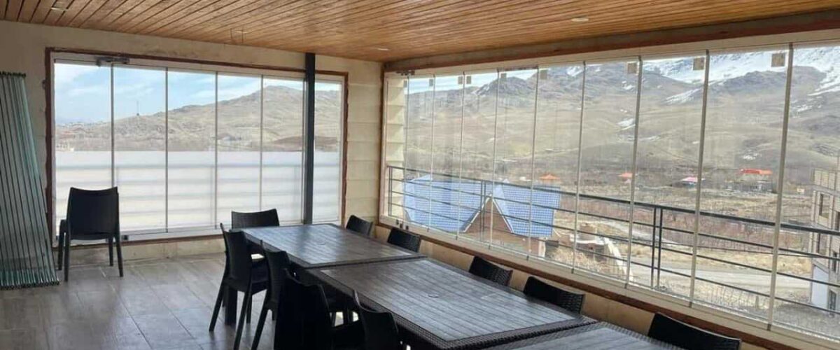 بالکن شیشه ای در قم